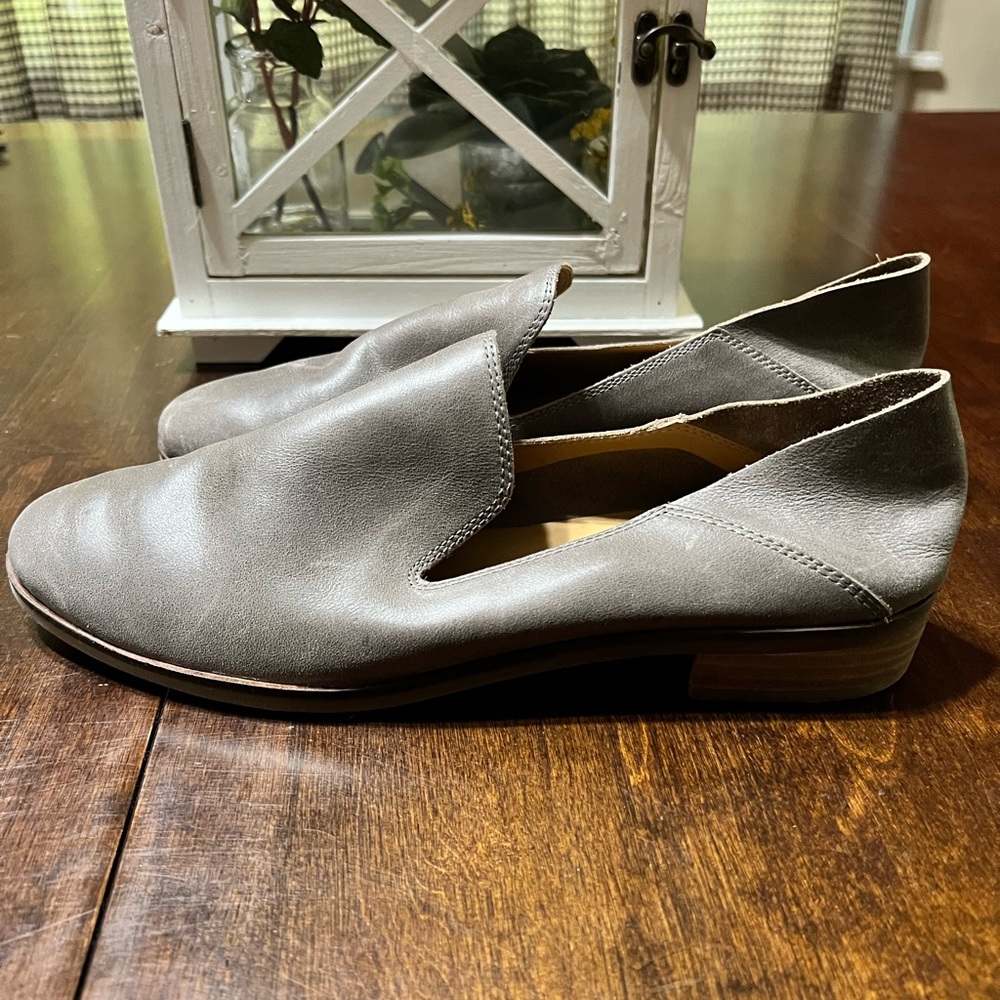 Women’s gray leather Lucky Brand loafers, size 10